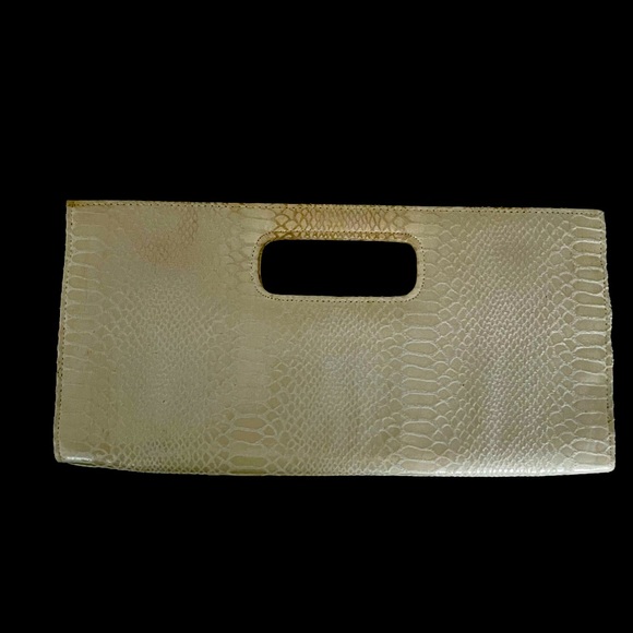 Giannini cream and grey faux leather python print clutch - Picture 2 of 4